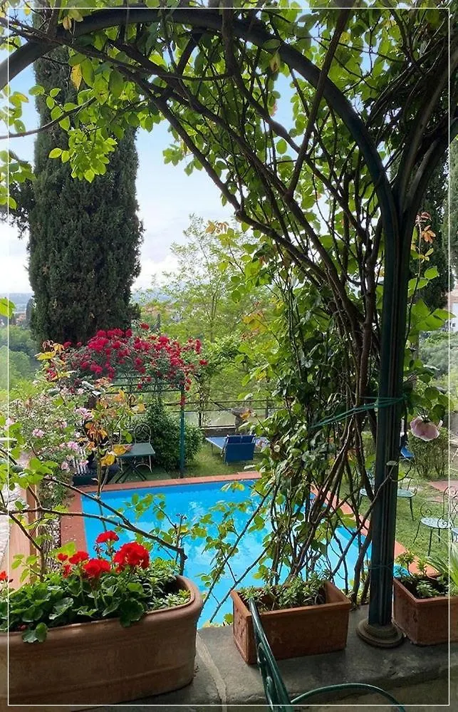 Quattro Gigli Hotel 몬토폴리 인 발 다르노 3*,
