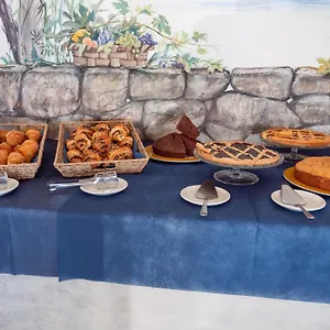 Hotel Il Perseo, Chiessi