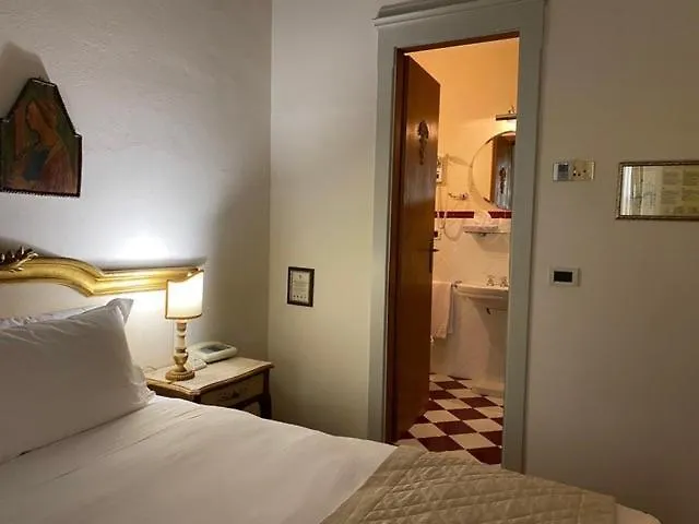 *** Hotel Quattro Gigli Palace Montopoli in Val d'Arno Italy