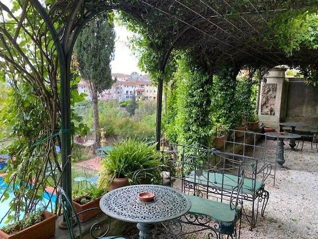 Quattro Gigli Palace Montopoli in Val dʼArno Italia